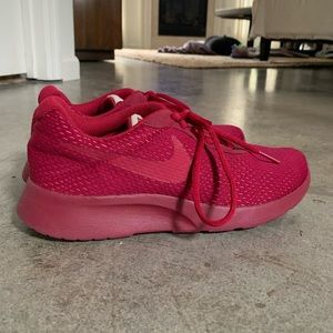 Nike Tanjun Premium Noble Red Mesh